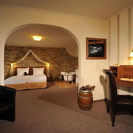 Lellmann Hotel 3*